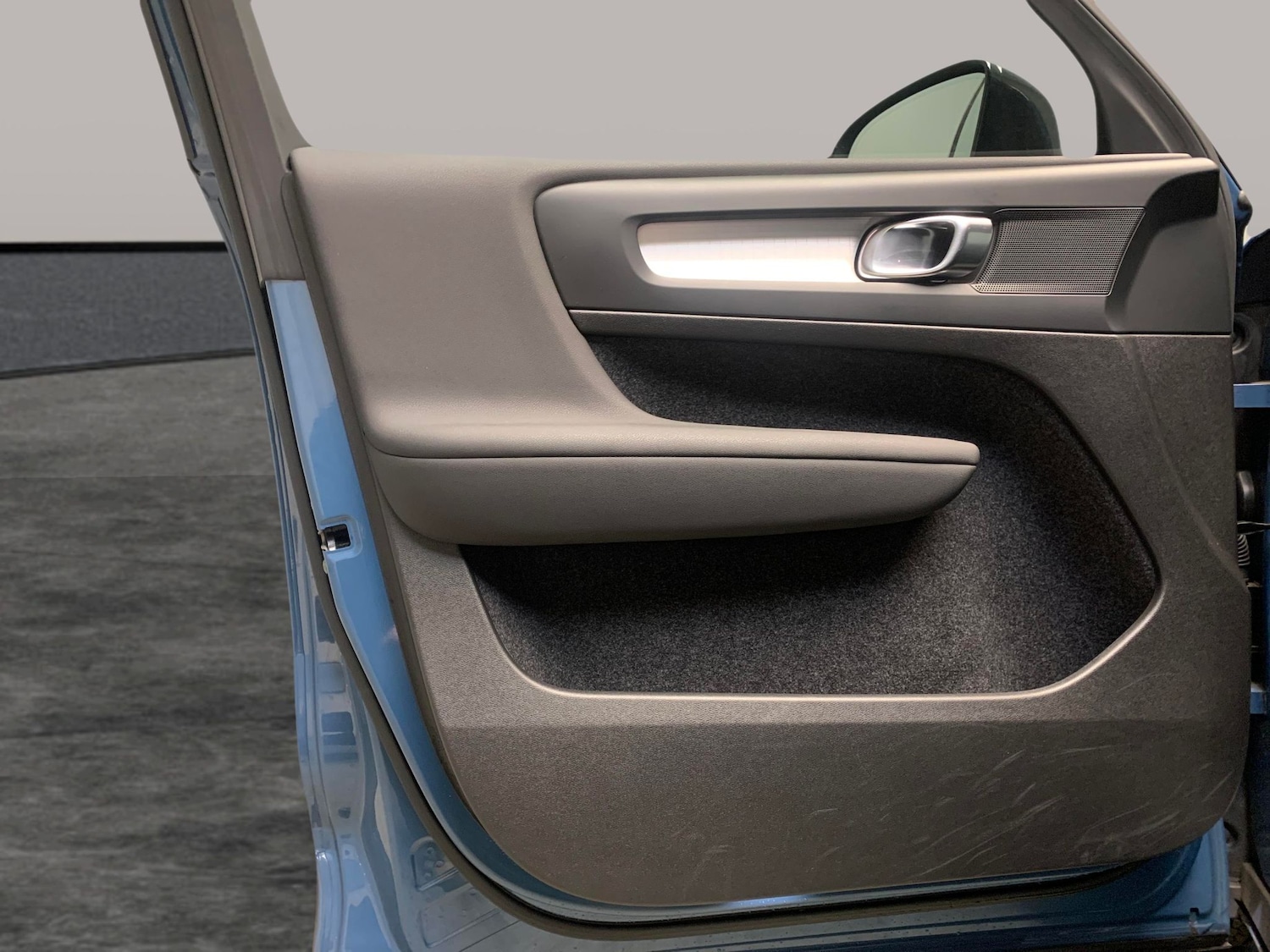 Used Volvo XC40 2023 for sale - 77435475: Photo 25