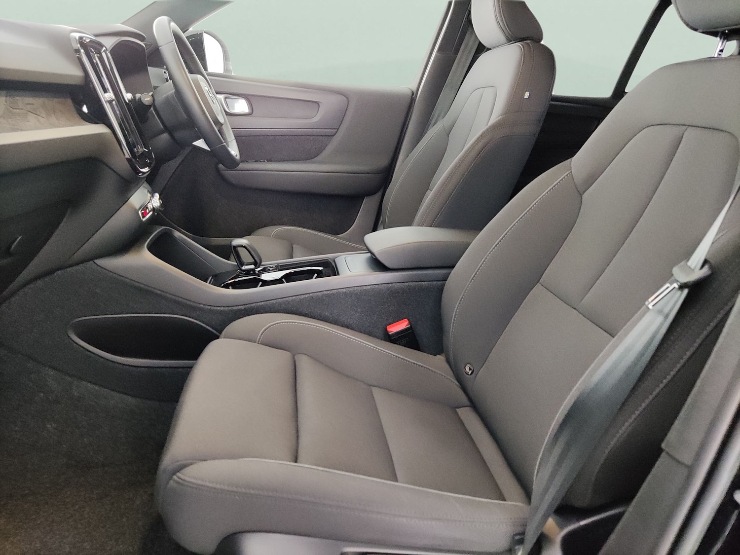 Used Volvo XC40 2023 for sale - 78000969: Photo 4