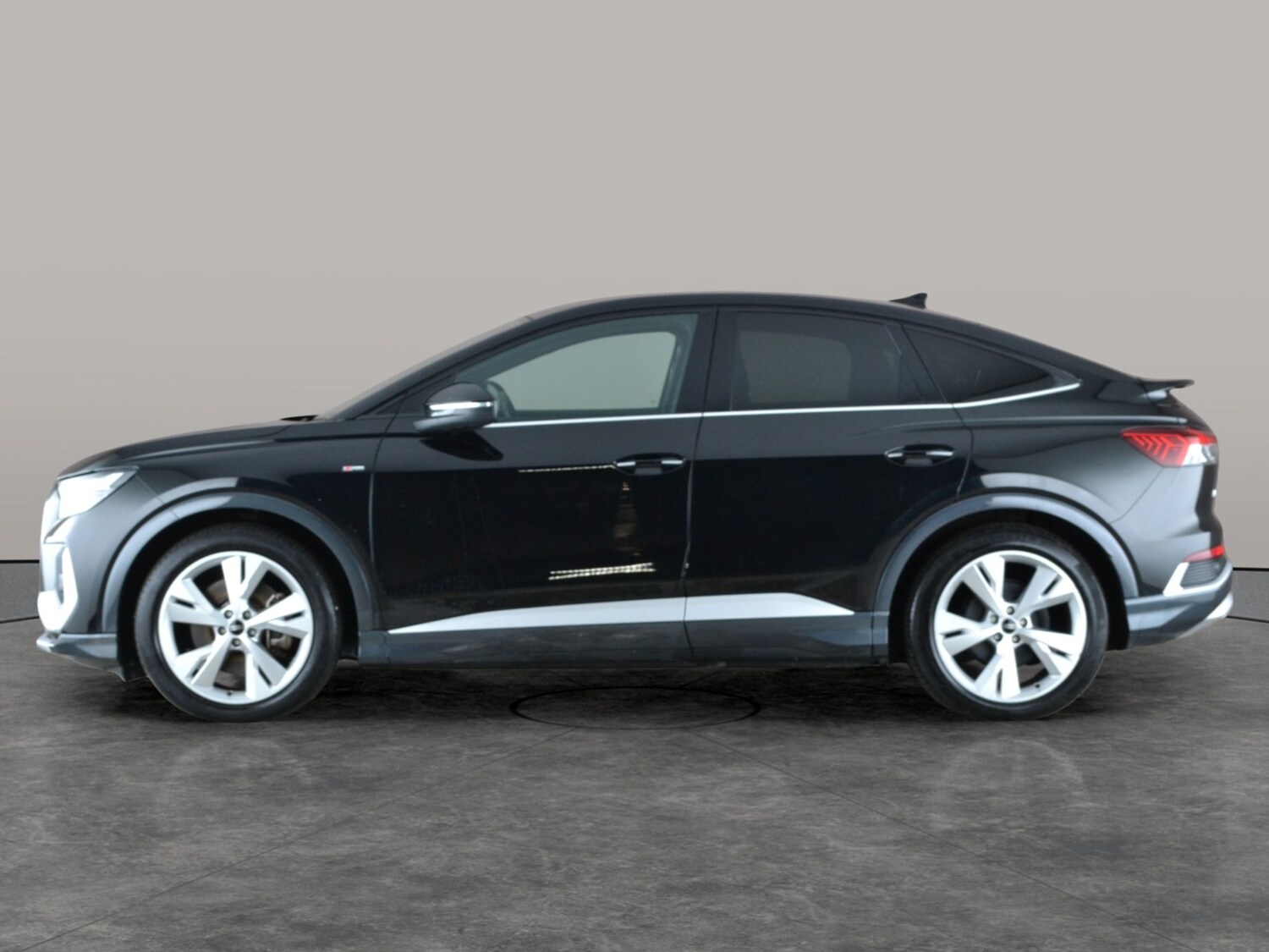 Used Audi Q4 e-tron 2023 for sale - 77443167: Photo 12