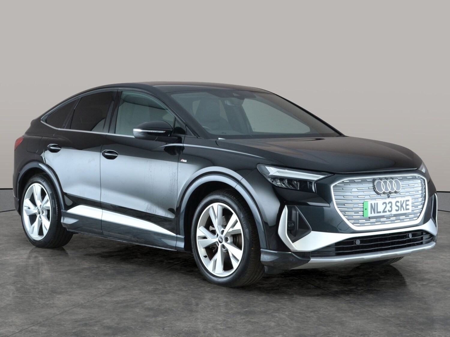 Used Audi Q4 e-tron 2023 for sale - 77443167: Photo 7