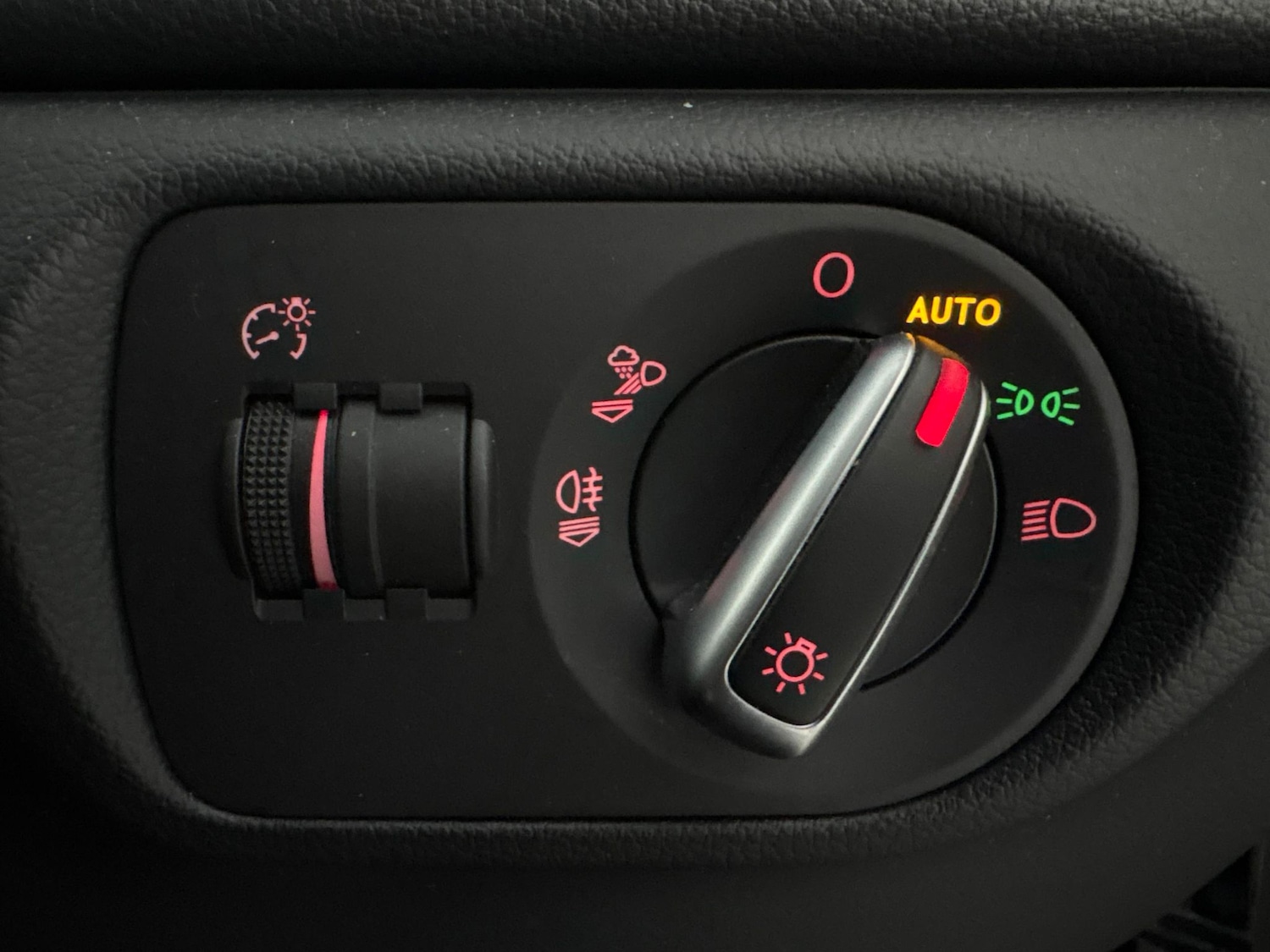 Used Audi Q3 2018 for sale - 76384809: Photo 27