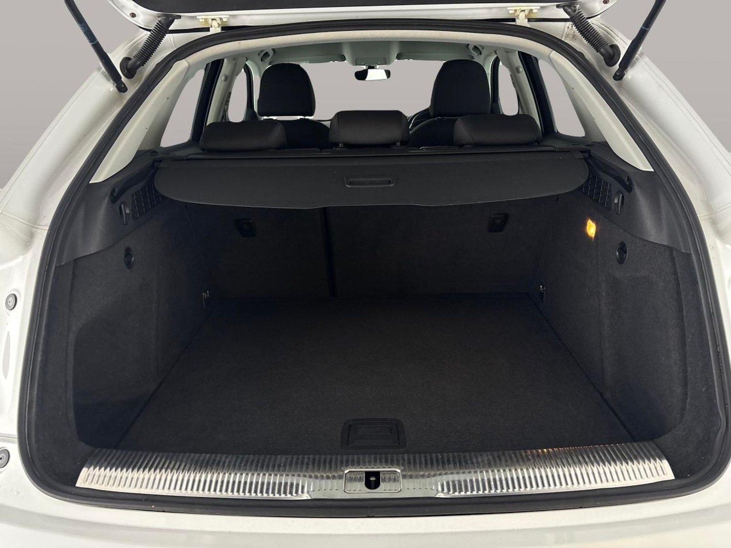 Used Audi Q3 2018 for sale - 76384809: Photo 46