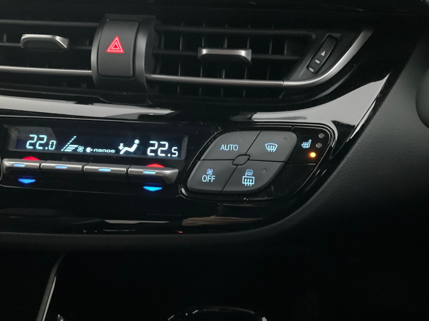 Used Toyota C-HR 2023 for sale - 76171370: Photo 22