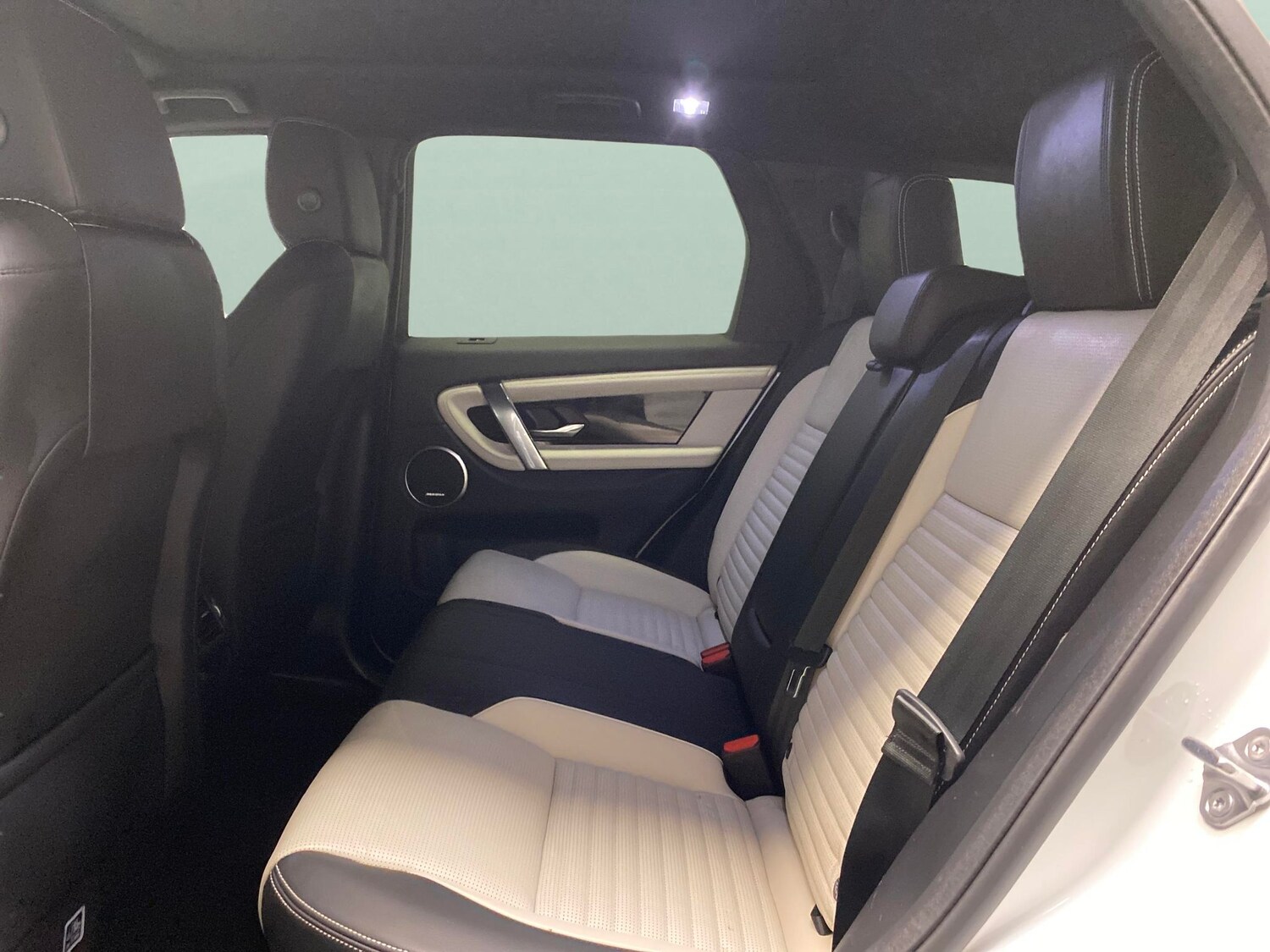 Used Land Rover Discovery Sport 2023 for sale - 78140622: Photo 25