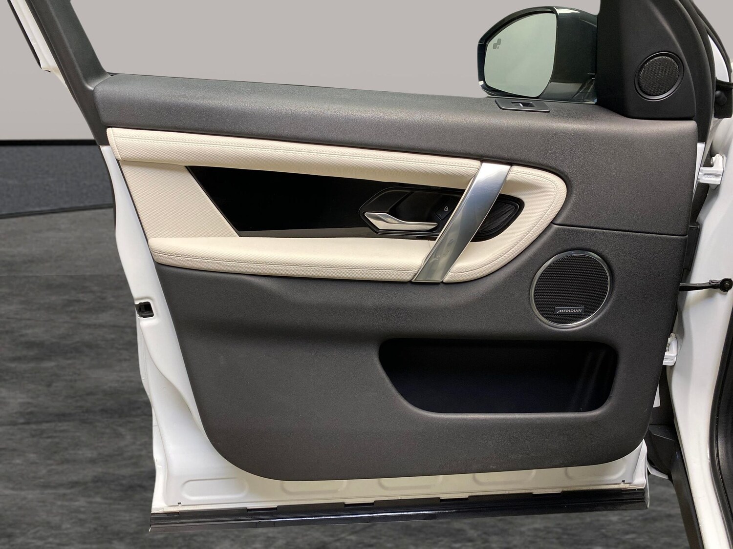 Used Land Rover Discovery Sport 2023 for sale - 78140622: Photo 26