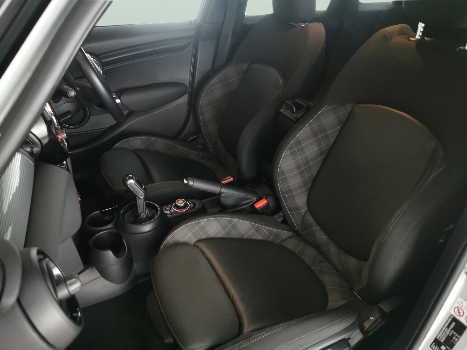 Used MINI Hatch 2018 for sale - 77588948: Photo 14