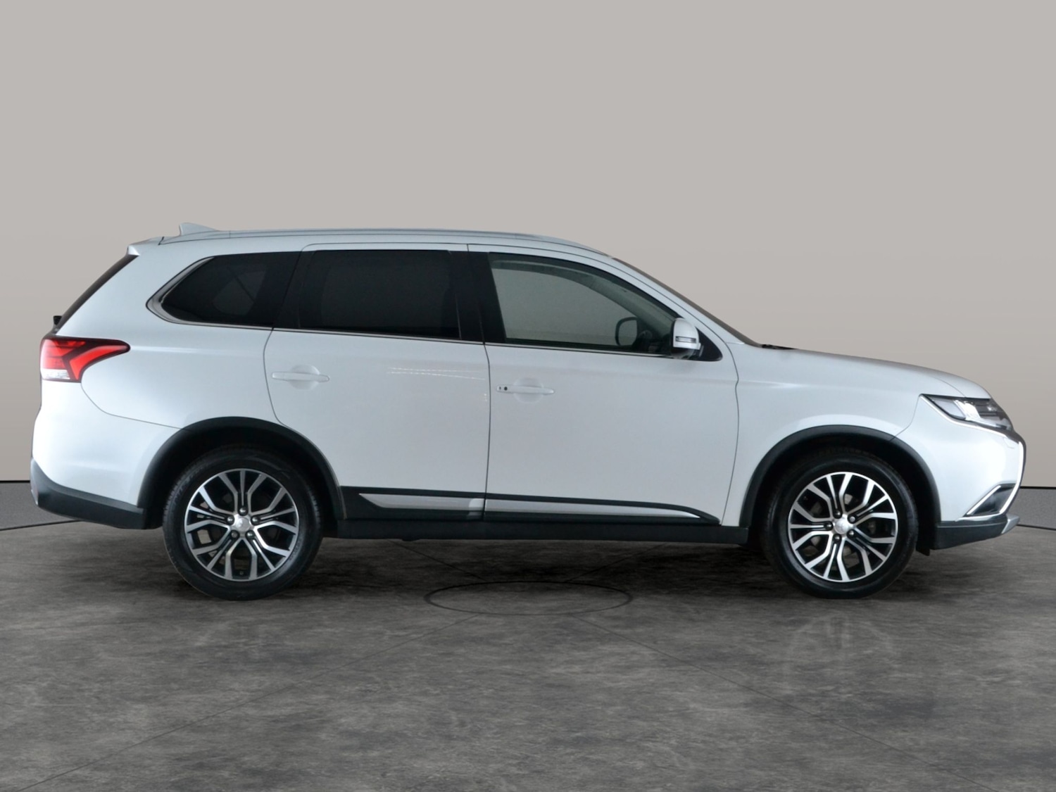 Used Mitsubishi Outlander 2018 for sale - 77641136: Photo 11