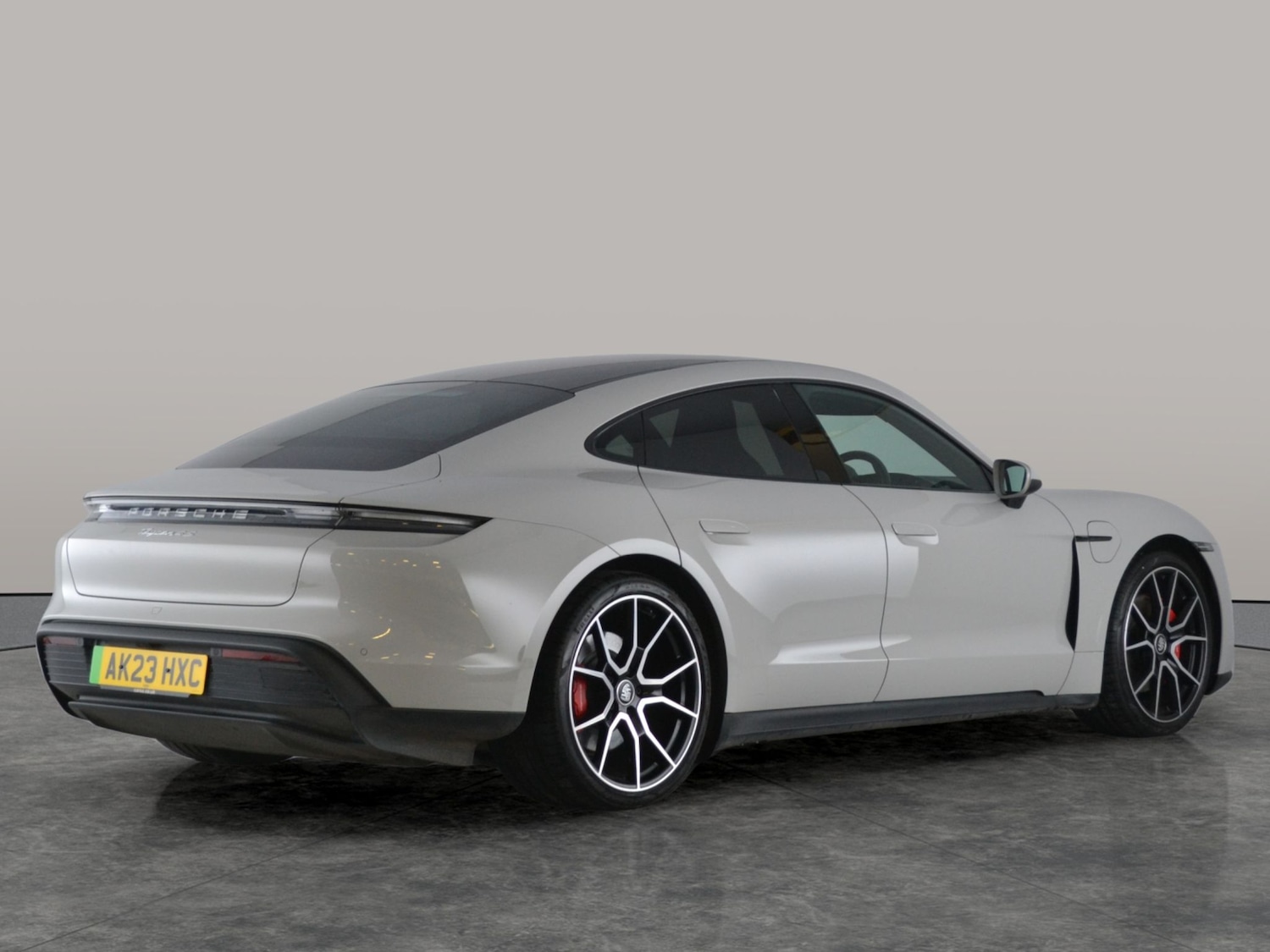 Used Porsche Taycan 2023 for sale - 77104432: Photo 12