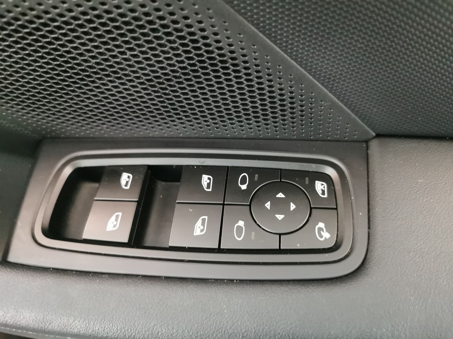 Used Porsche Taycan 2023 for sale - 77104432: Photo 17