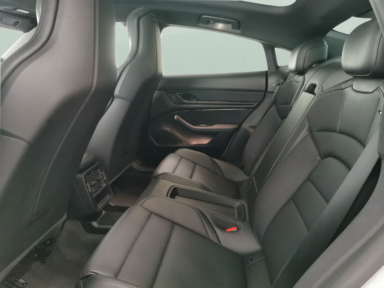 Used Porsche Taycan 2023 for sale - 77104432: Photo 28