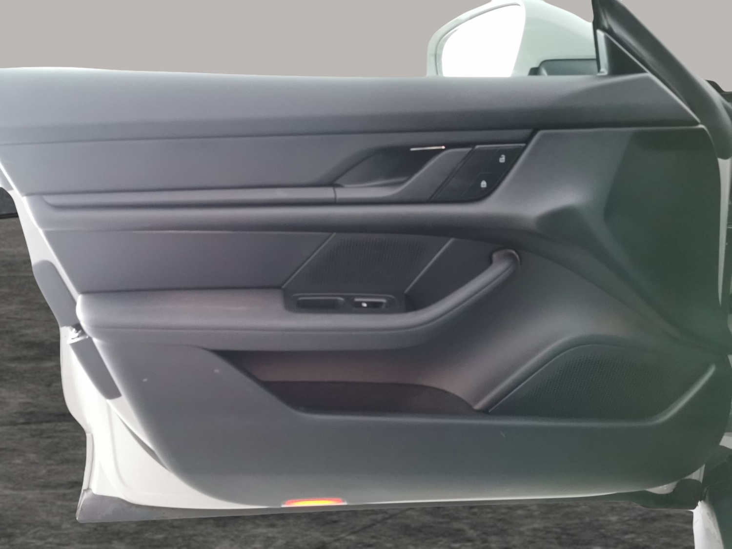 Used Porsche Taycan 2023 for sale - 77104432: Photo 29