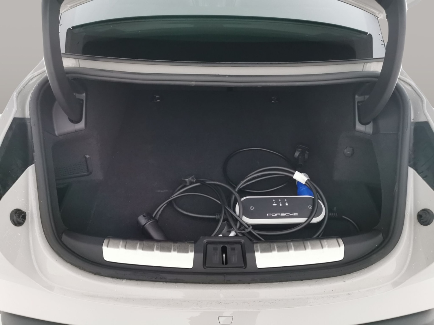 Used Porsche Taycan 2023 for sale - 77104432: Photo 35