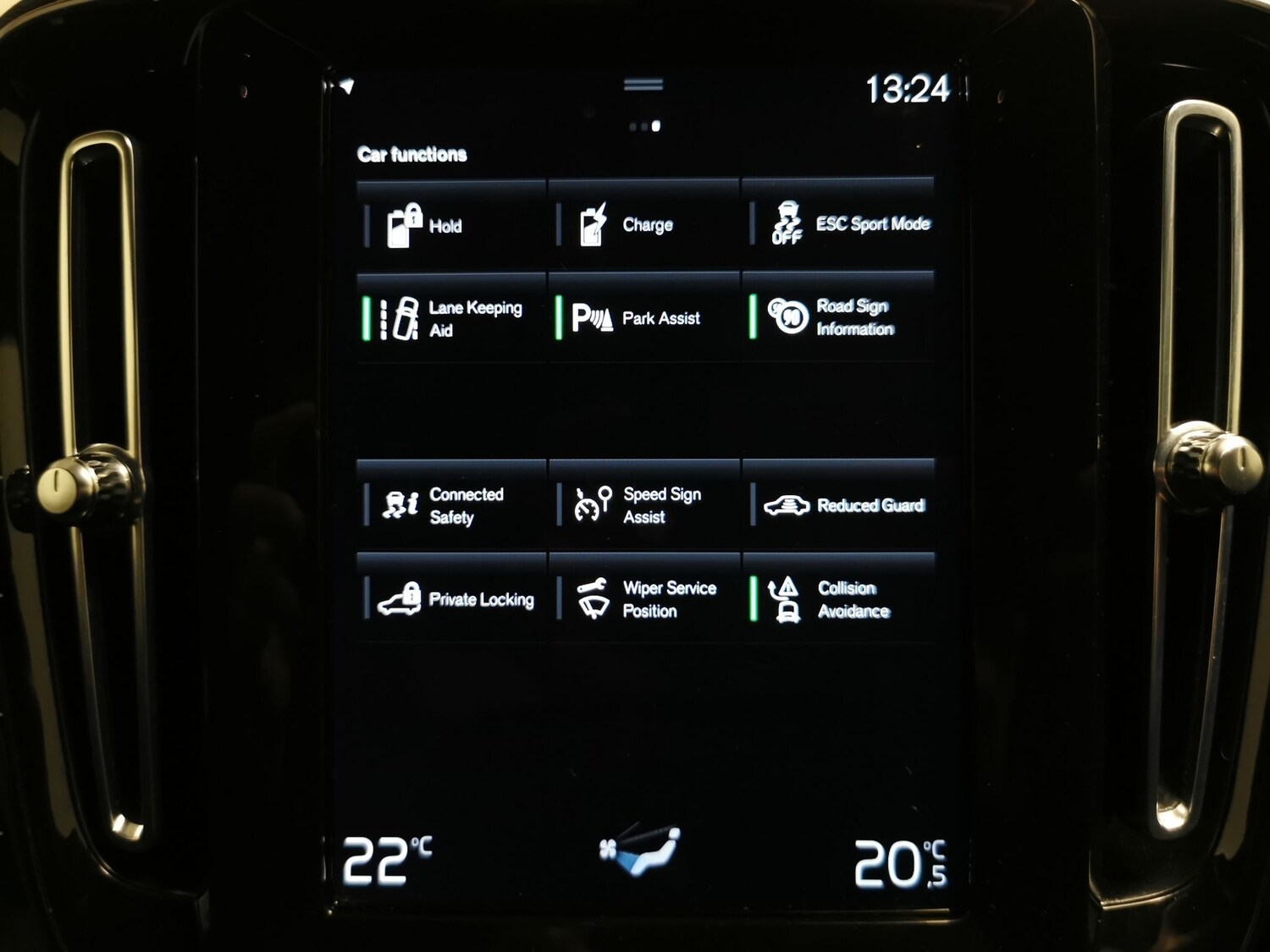 Used Volvo XC40 for sale - 77829703: Photo 18