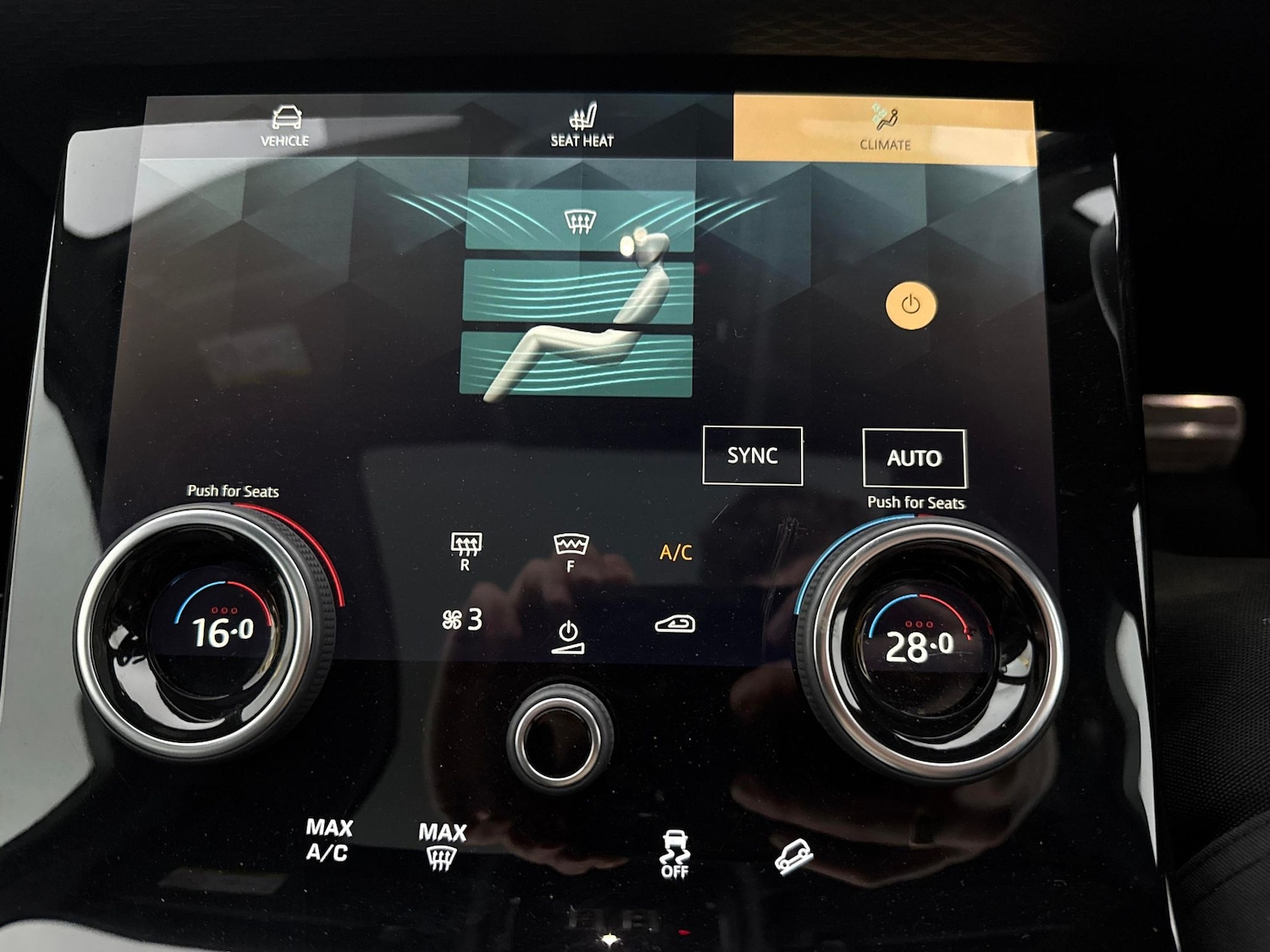 Used Land Rover Range Rover Velar 2022 for sale - 77846126: Photo 21