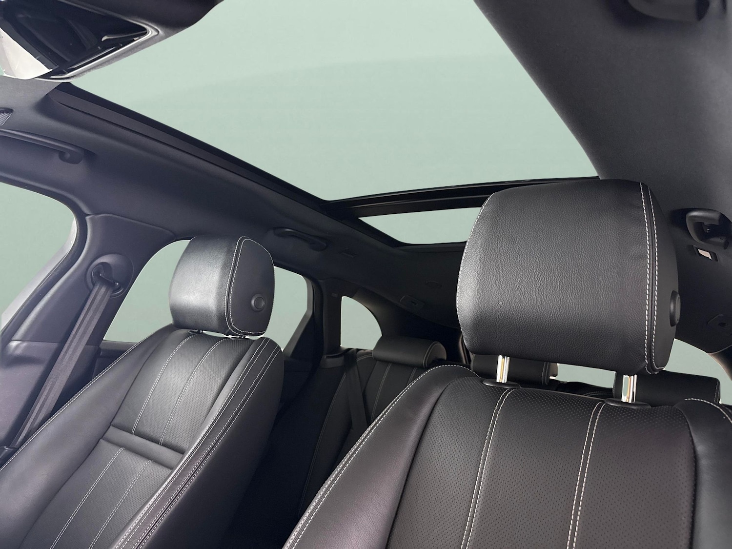 Used Land Rover Range Rover Velar 2022 for sale - 77846126: Photo 5