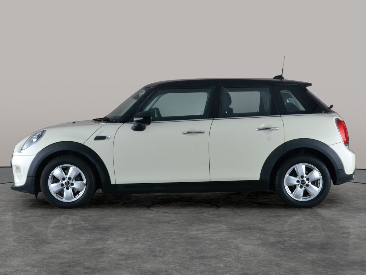 Used MINI Hatch 2019 for sale - 77578024: Photo 12