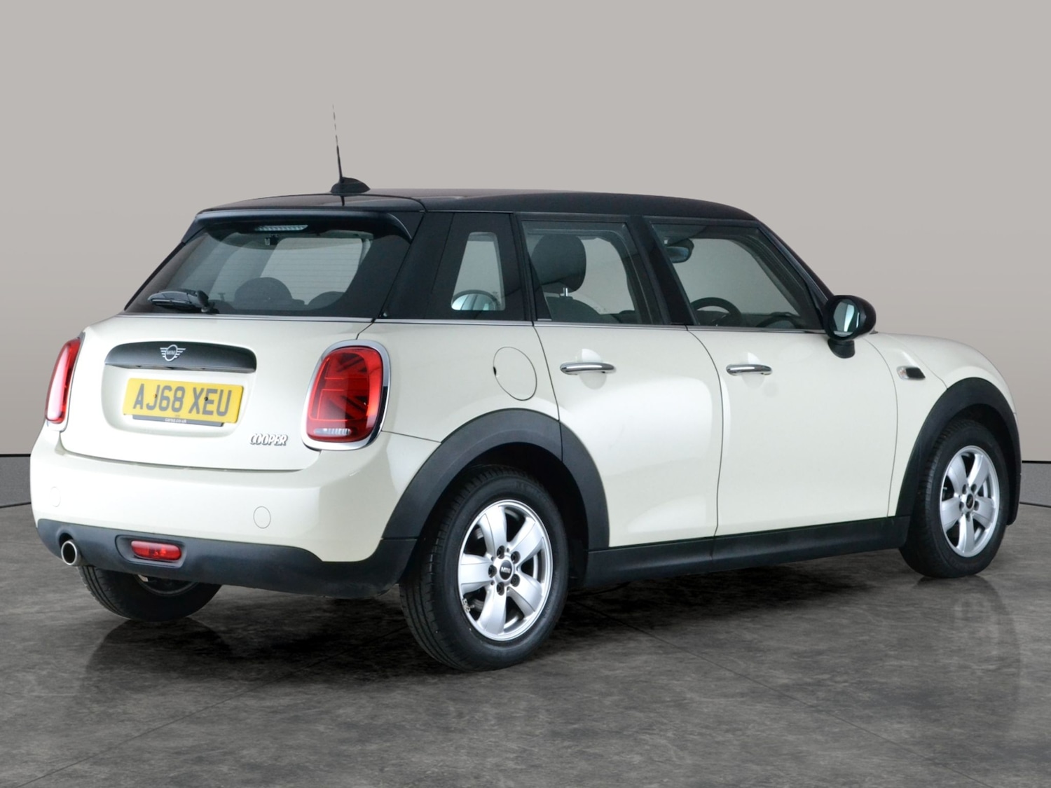 Used MINI Hatch 2019 for sale - 77578024: Photo 9