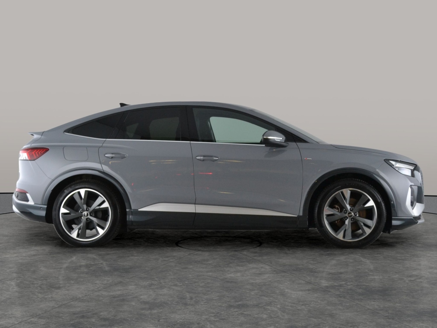 Used Audi Q4 e-tron 2023 for sale - 77234330: Photo 11