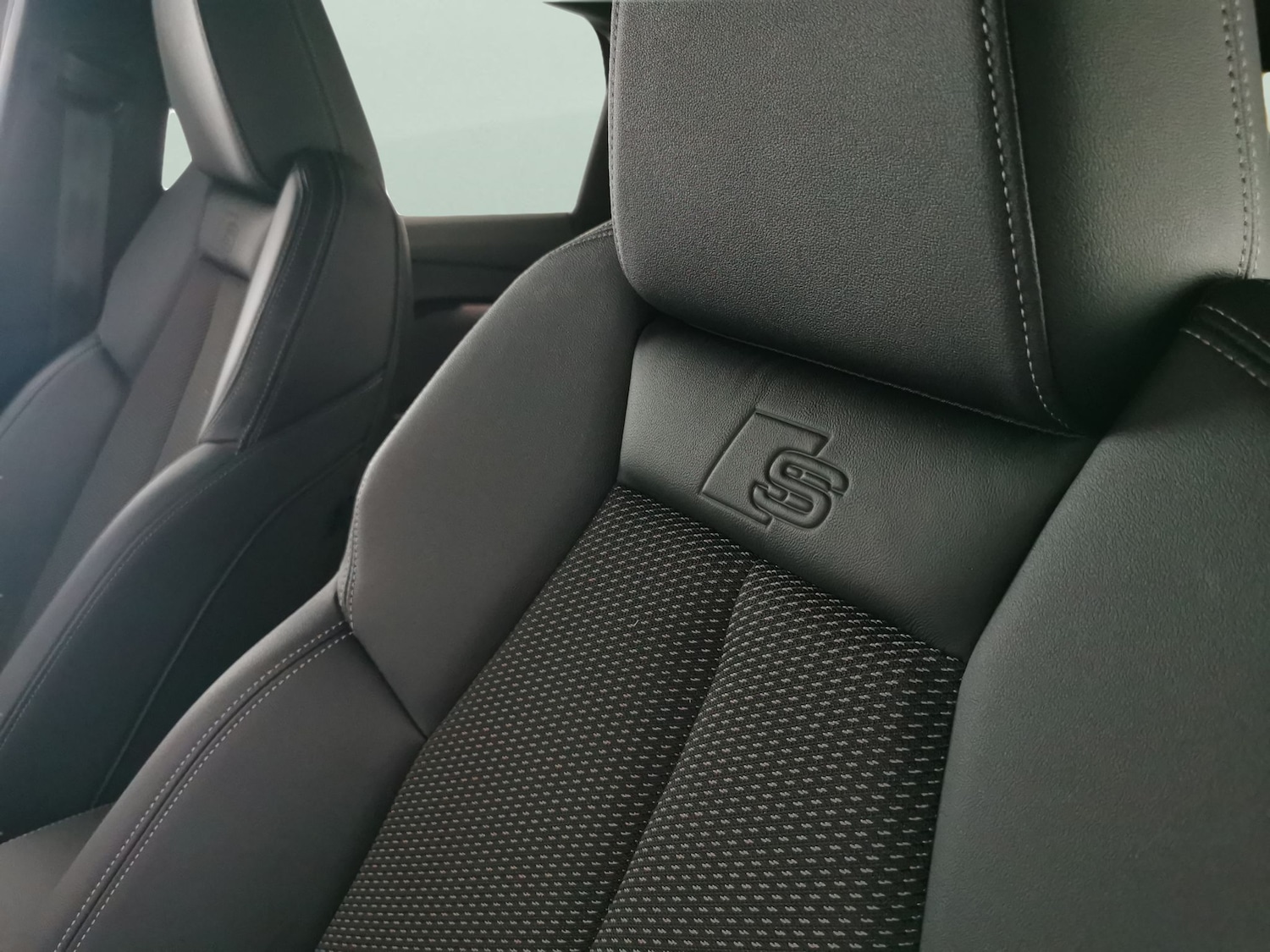 Used Audi Q4 e-tron 2023 for sale - 77234330: Photo 15