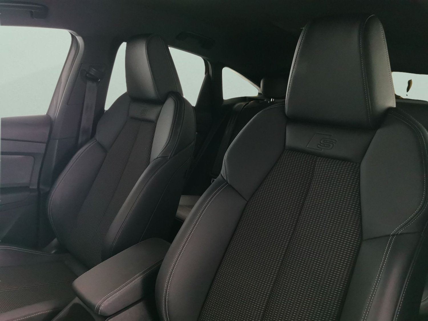 Used Audi Q4 e-tron 2023 for sale - 77234330: Photo 16