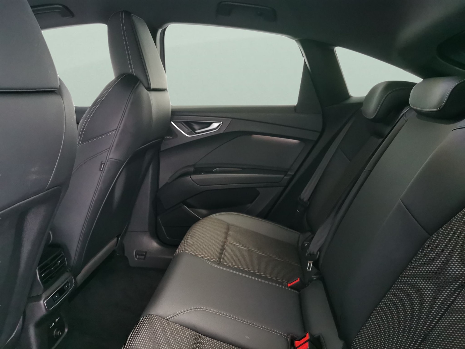 Used Audi Q4 e-tron 2023 for sale - 77234330: Photo 30