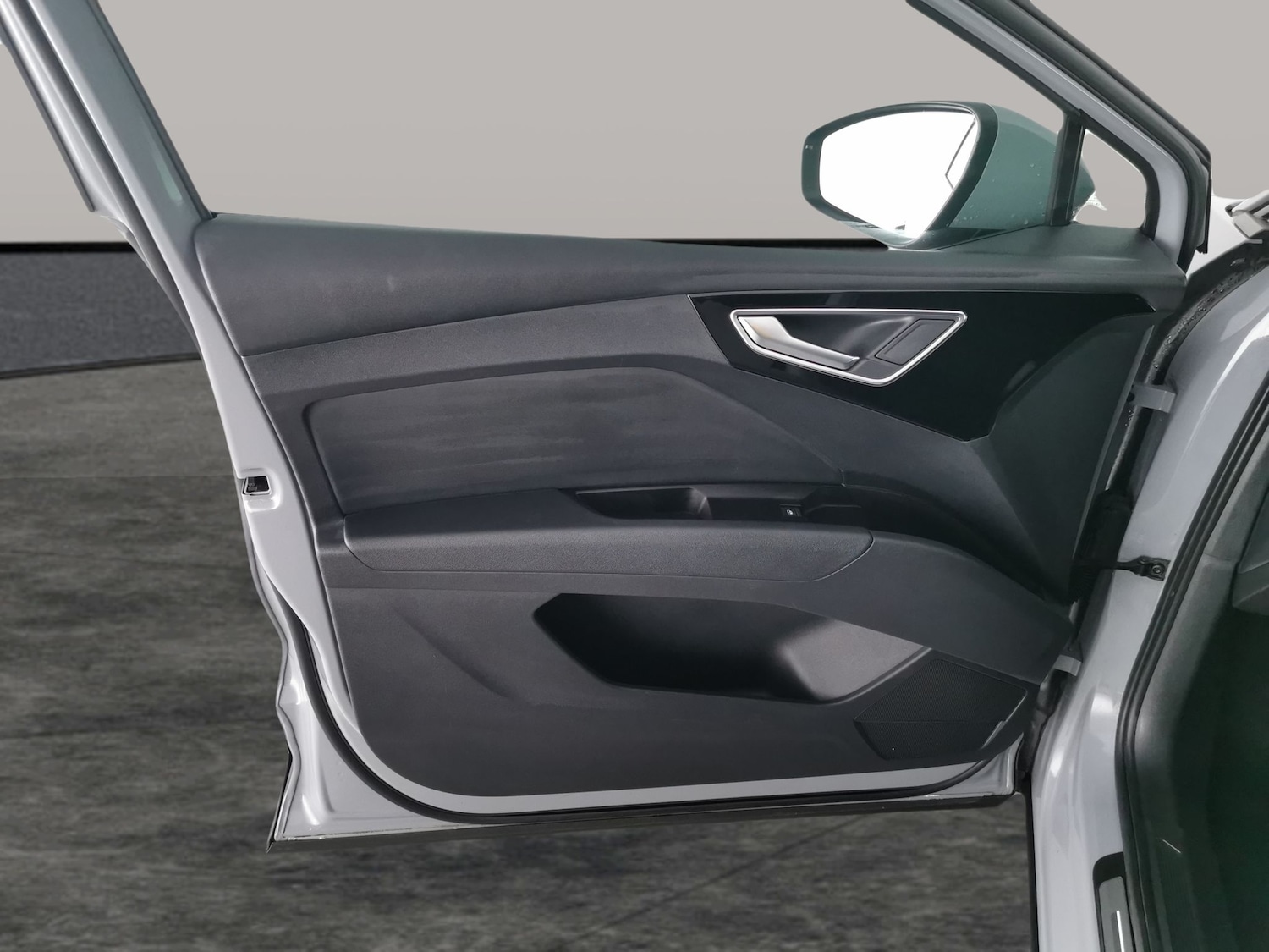 Used Audi Q4 e-tron 2023 for sale - 77234330: Photo 31