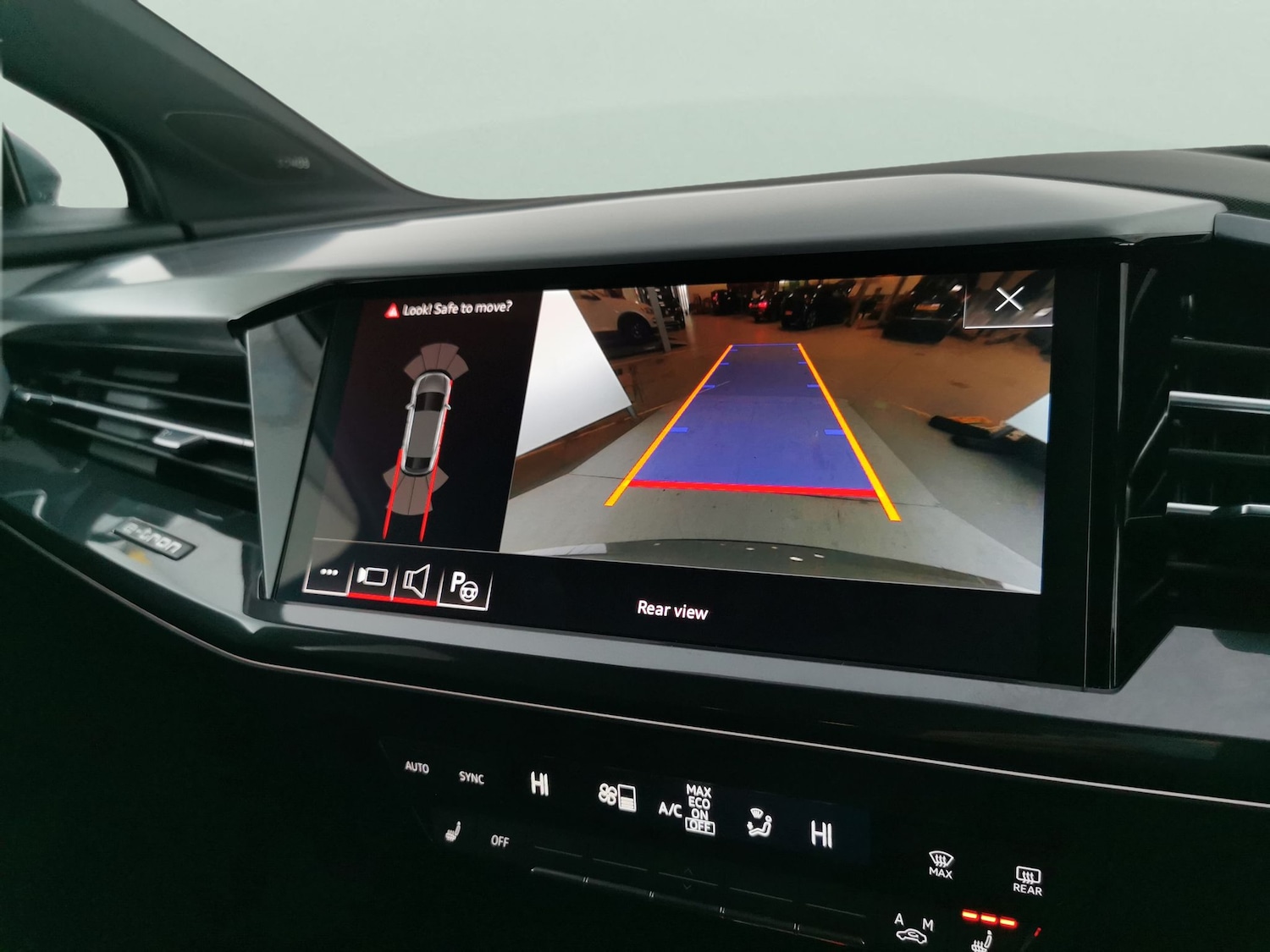 Used Audi Q4 e-tron 2023 for sale - 77234330: Photo 6