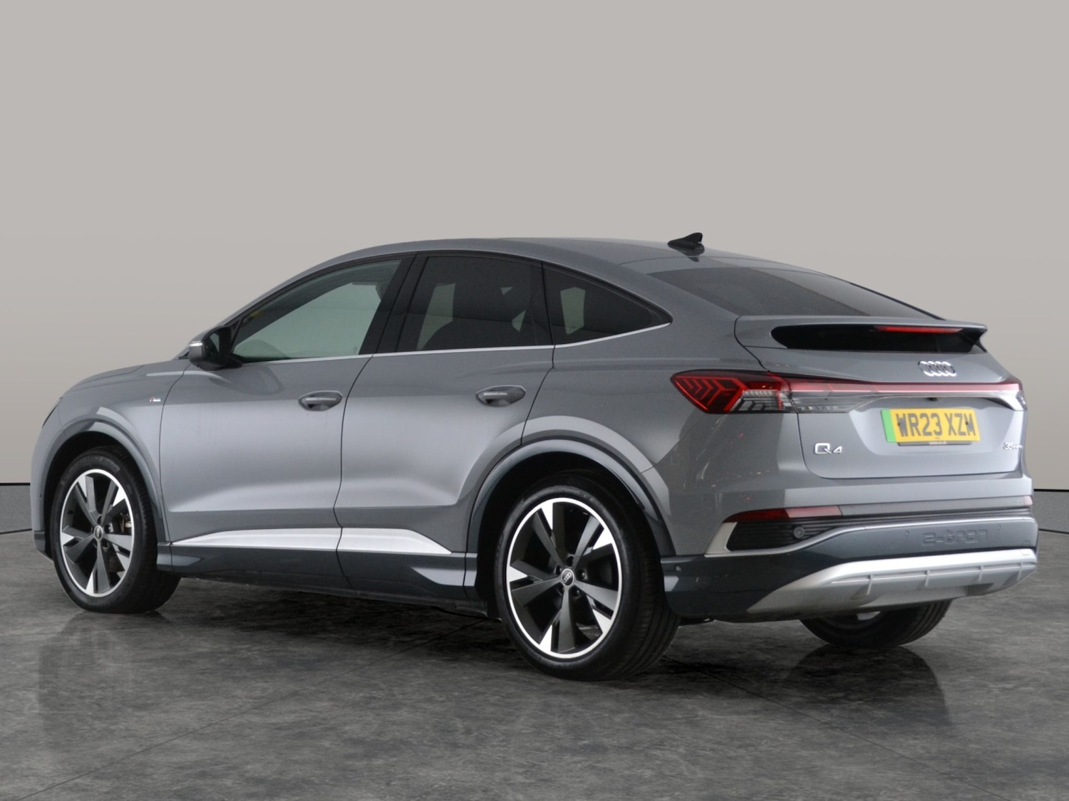 Used Audi Q4 e-tron 2023 for sale - 77234330: Photo 8