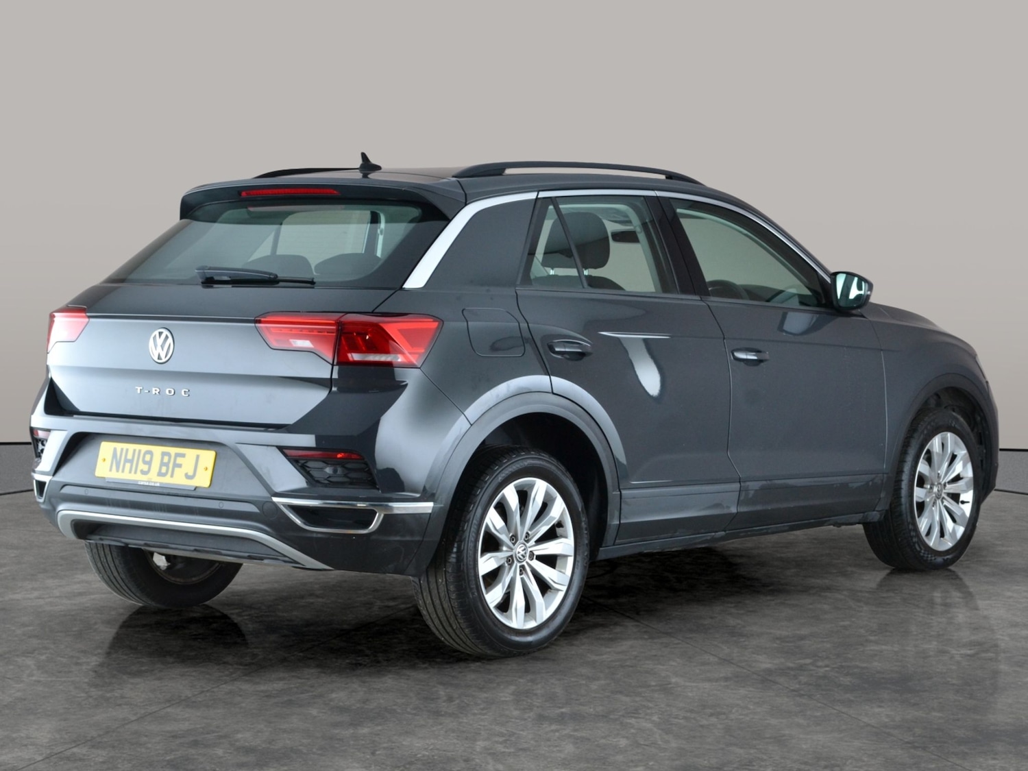 Used Volkswagen T-Roc 2019 for sale - 77255780: Photo 9