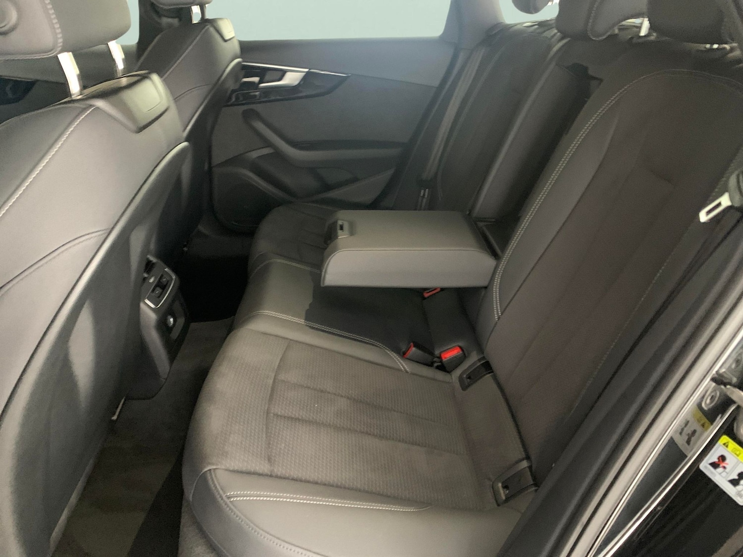 Used Audi A4 Avant for sale - 76464125: Photo 31