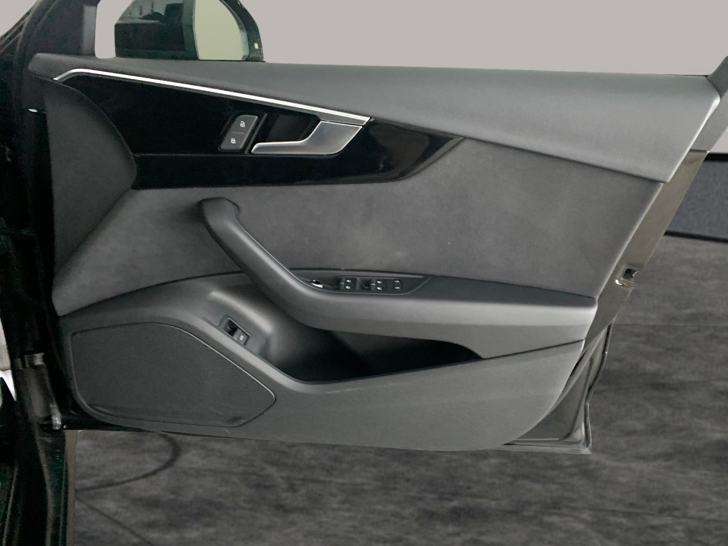 Used Audi A4 Avant for sale - 76464125: Photo 37