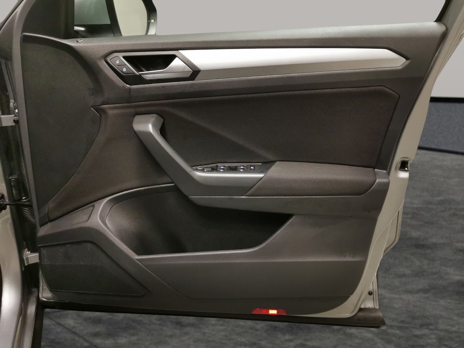 Used Volkswagen T-Roc 2023 for sale - 76507962: Photo 35