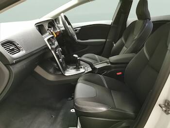 Used Volvo V40 2018 for sale - 79687474: Photo