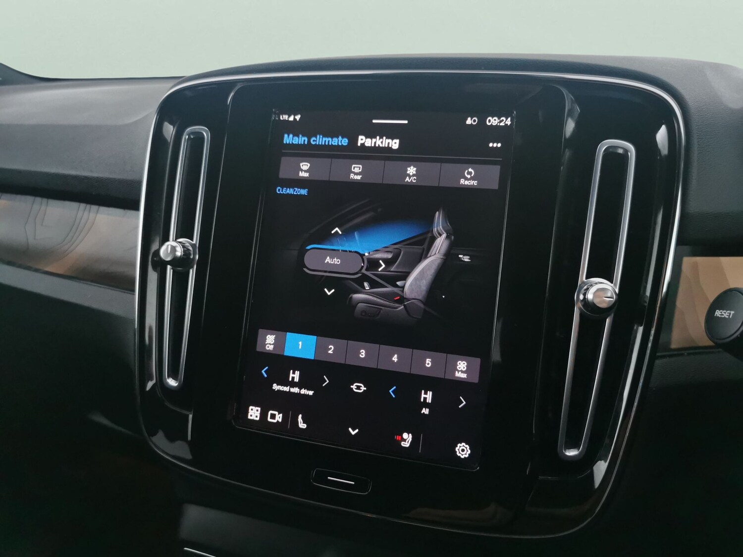 Used Volvo XC40 2023 for sale - 77715884: Photo 21