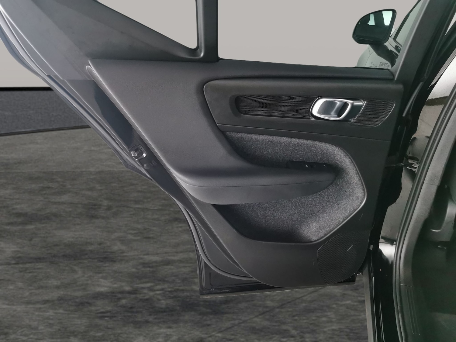 Used Volvo XC40 2023 for sale - 77715884: Photo 30