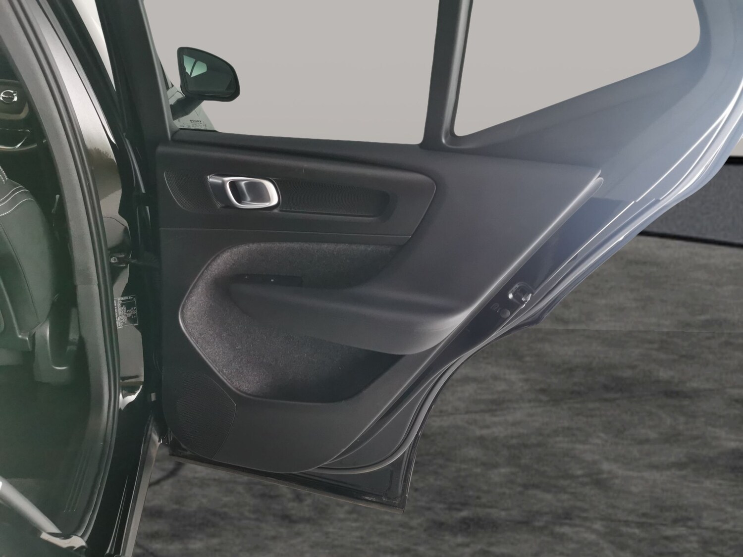 Used Volvo XC40 2023 for sale - 77715884: Photo 32