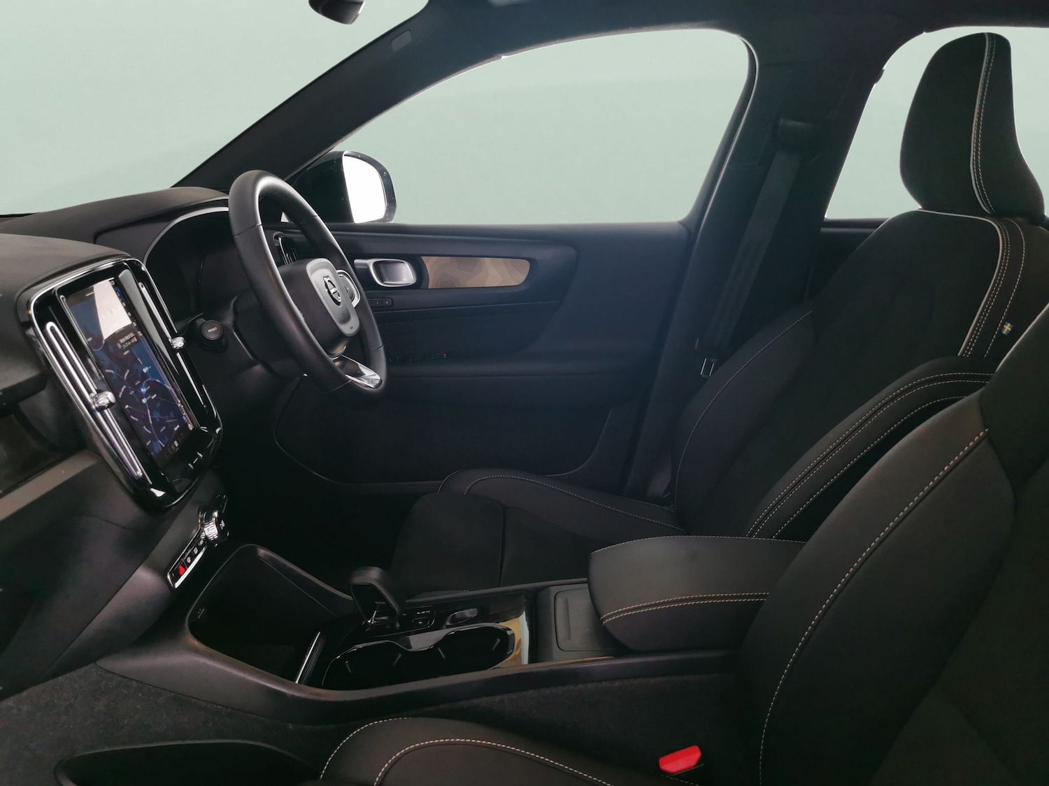 Used Volvo XC40 2023 for sale - 77715884: Photo 4