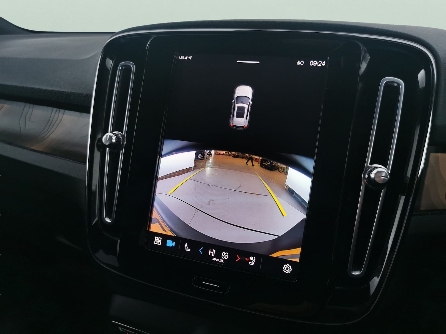 Used Volvo XC40 2023 for sale - 77715884: Photo 5