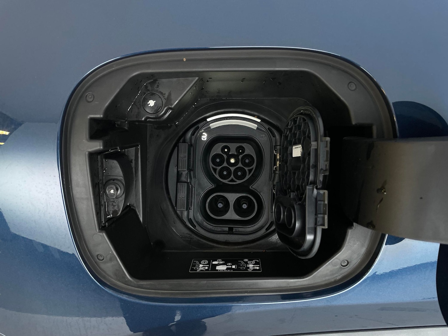 Used Mercedes-Benz EQA 2022 for sale - 76940289: Photo 38