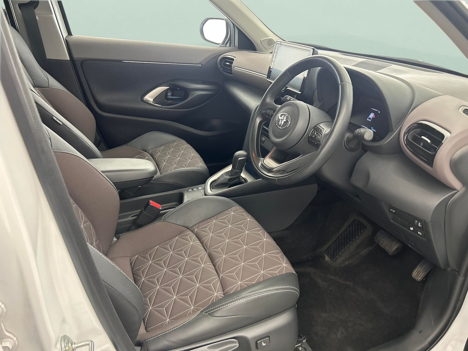 Used Toyota Yaris Cross 2023 for sale - 76760901: Photo 20