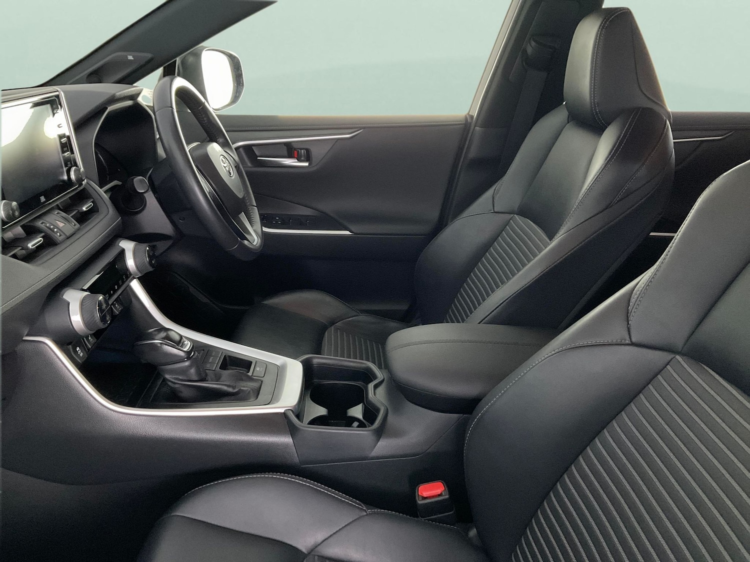 Used Toyota RAV4 2021 for sale - 76669343: Photo 4