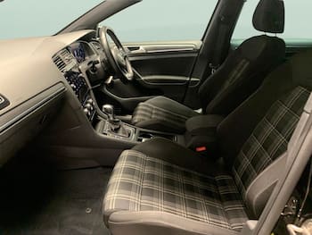 Used Volkswagen Golf 2018 for sale - 79666162: Photo