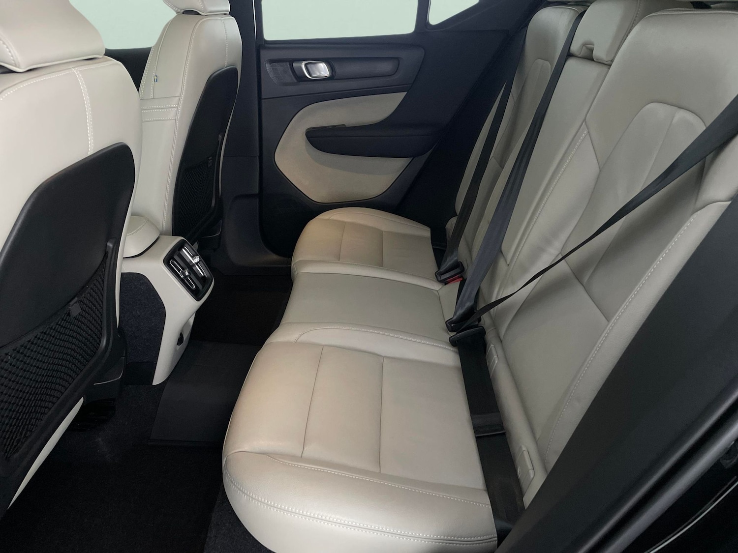 Used Volvo XC40 2021 for sale - 76477592: Photo 32