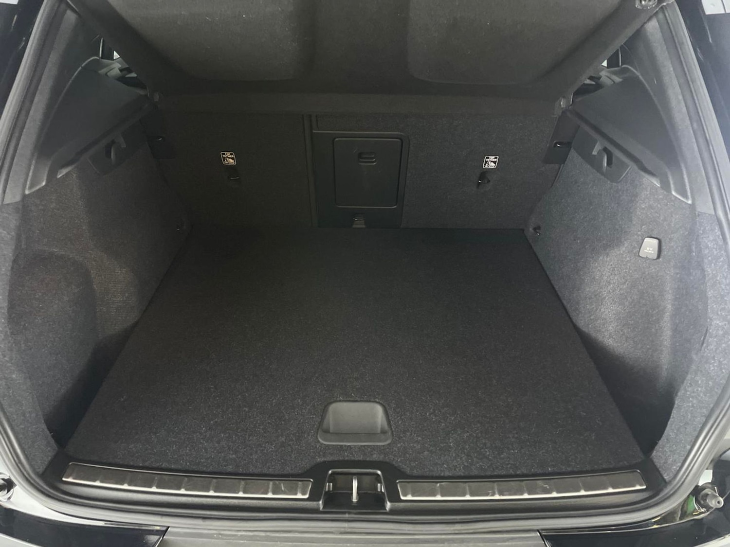 Used Volvo XC40 2021 for sale - 76477592: Photo 37