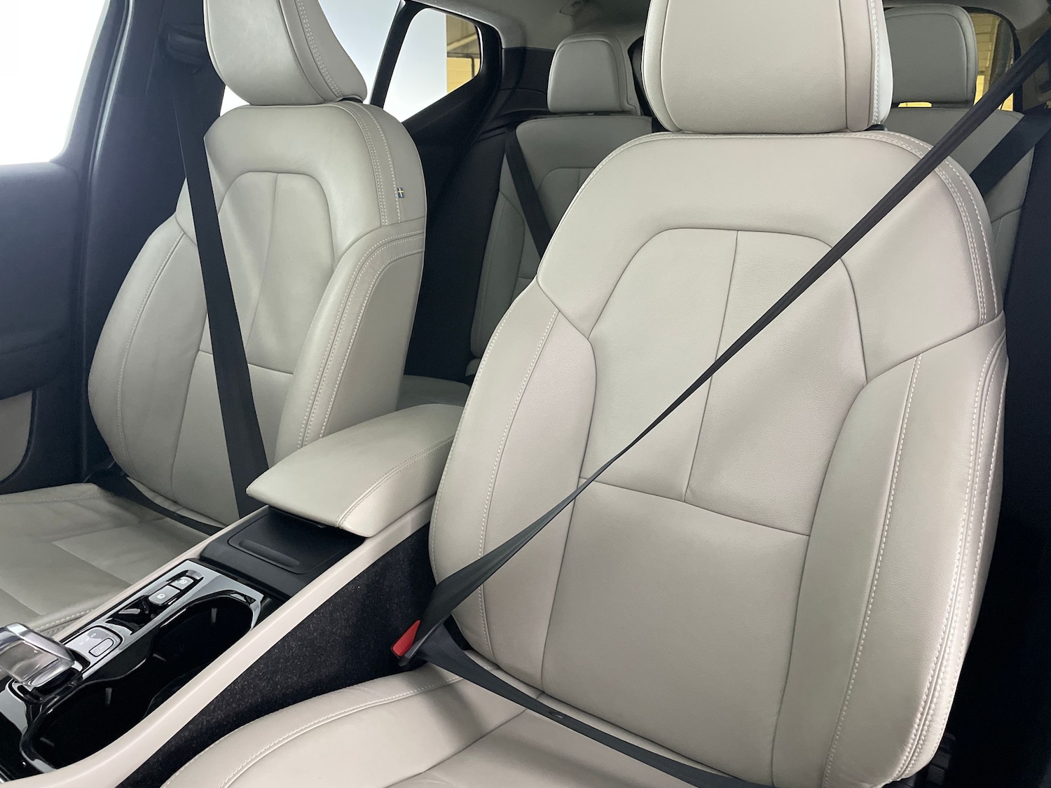 Used Volvo XC40 2021 for sale - 76477592: Photo 8