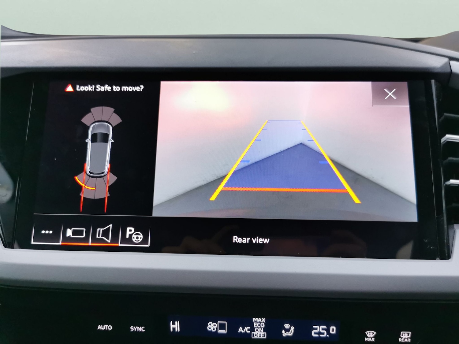 Used Audi Q4 e-tron 2022 for sale - 77019318: Photo 6