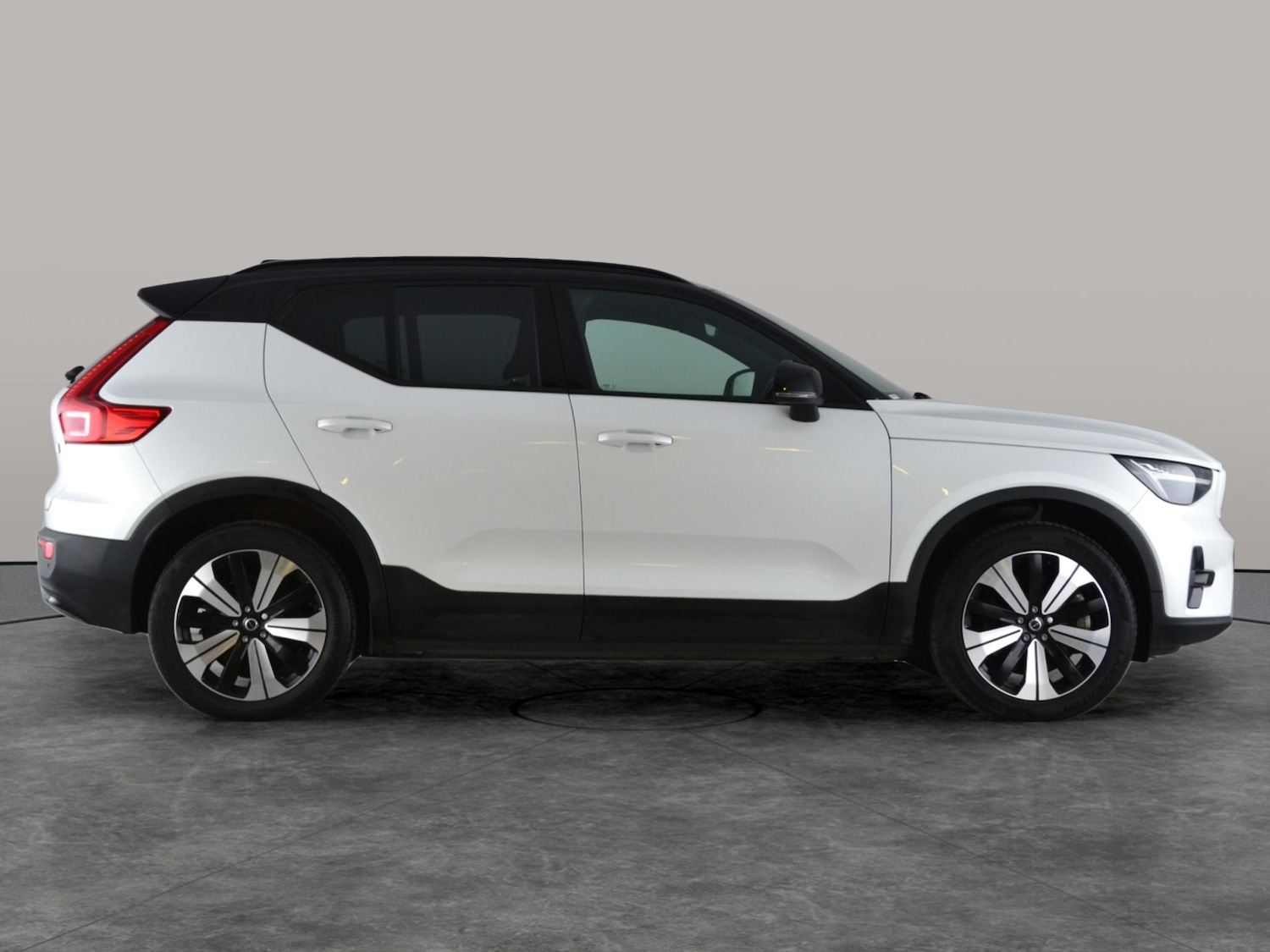 Used Volvo XC40 2022 for sale - 77031828: Photo 11