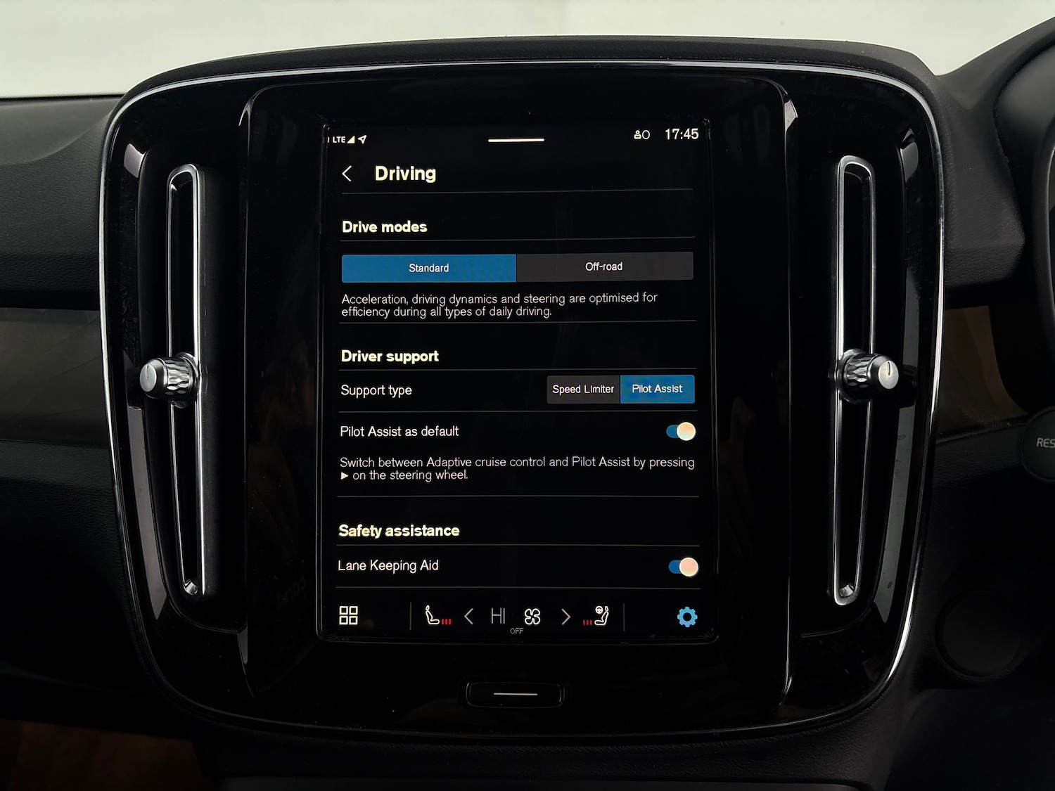 Used Volvo XC40 2022 for sale - 77031828: Photo 16