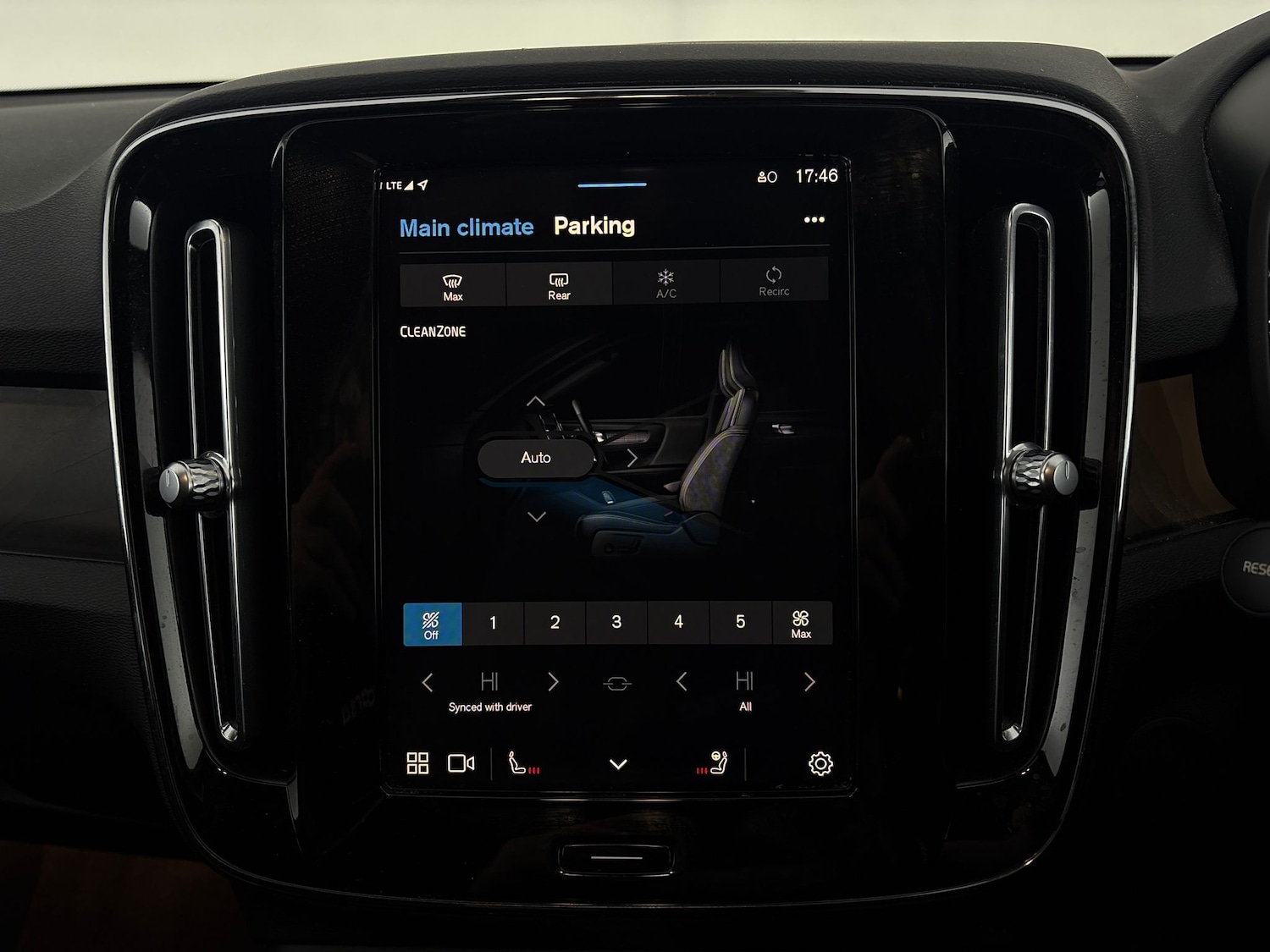 Used Volvo XC40 2022 for sale - 77031828: Photo 20