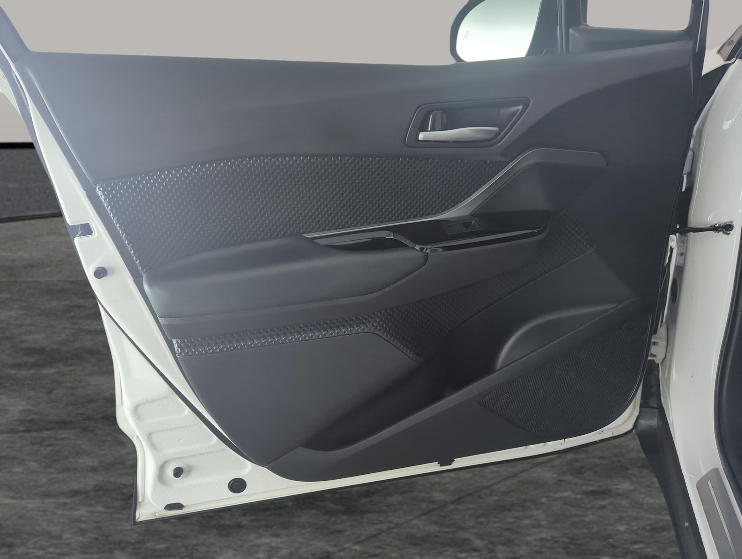 Used Toyota C-HR 2021 for sale - 77604963: Photo 25